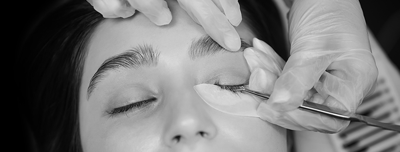 Eyelash extension application